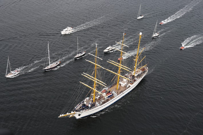 "Gorch Fock" öffnet ihre Schotten