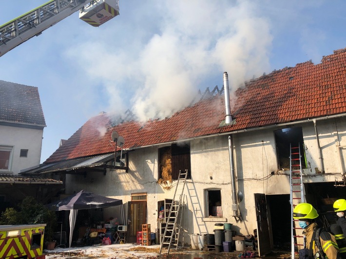 POL-PDWO: Worms-Abenheim - Feuer zerstört Scheune
