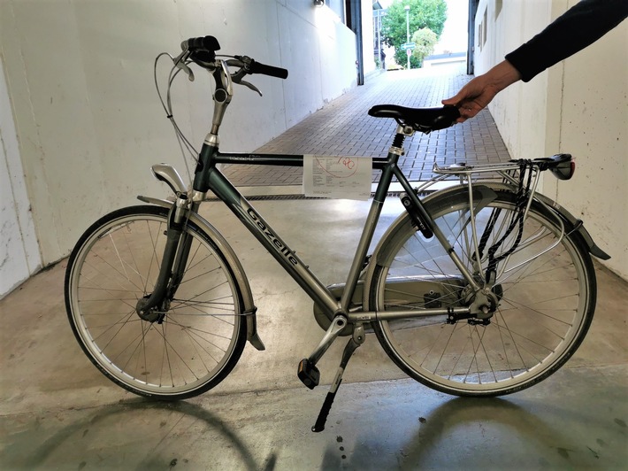 POL-WES: Dinslaken - Polizei sucht Fahrradbesitzer