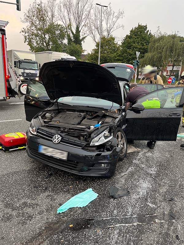 POL-DU: Dellviertel: Kollision im Kreuzungsbereich - Zwei Verletzte