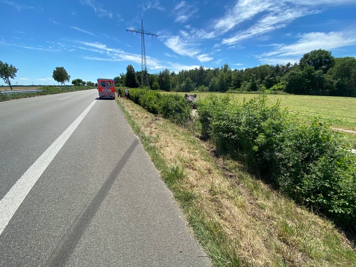 POL-PDNW: Autobahnpolizei Ruchheim - Überschlagener Pkw auf der B9