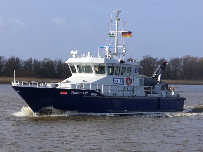 ZOLL-HH: Zollboot findet Drogenpakete in der Elbe
(Ergänzung zur Meldung vom 23.07.2018)