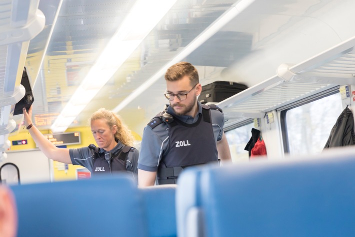 HZA-LÖ: Gemeinsame Pressemitteilung des Hauptzollamts Lörrach und der Staatsanwaltschaft Freiburg - Zweigstelle Lörrach Zoll nimmt tatverdächtigen Reisenden im Zug fest