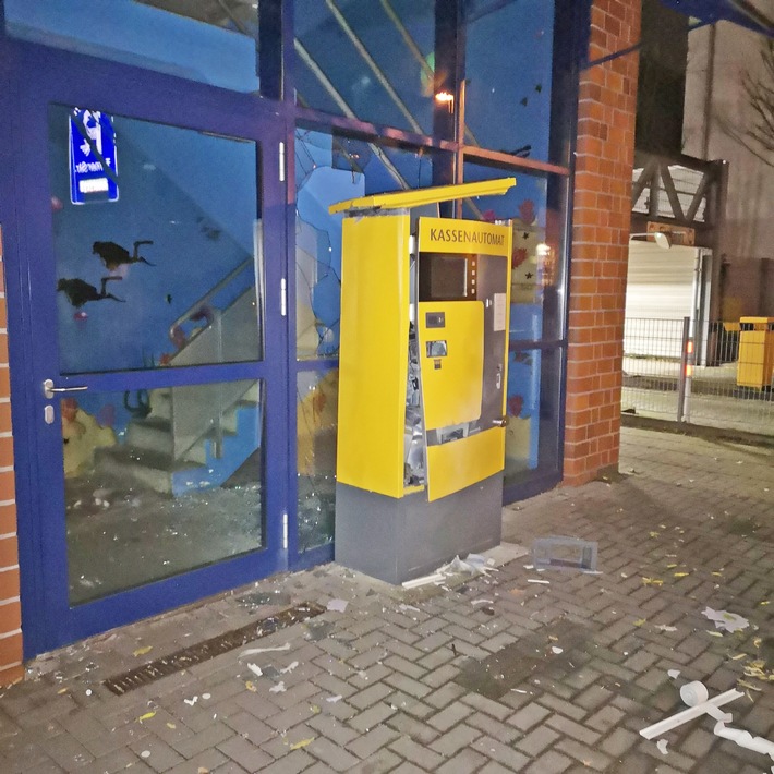POL-ME: Kassenautomat von Parkhaus aufgesprengt: Polizei ermittelt - Langenfeld - 1912052
