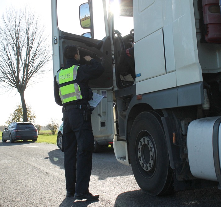 POL-KLE: Verkehrssicherheit erhöht - KPB Kleve kontrollierte 123 Fahrzeuge