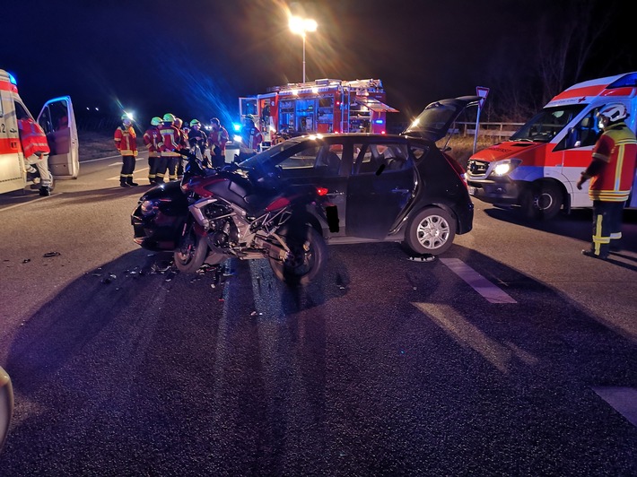 POL-PDNW: Verkehrsunfall mit Personenschaden auf der B 271