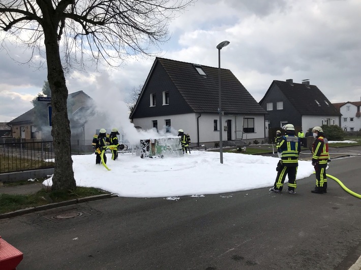 FW-BO: Trafobrand in Bochum Dahlhausen