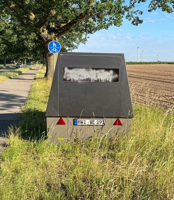 POL-KLE: Uedem - Enforcement Trailer mit Farbe besprüht: Kripo ermittelt und sucht Zeugen