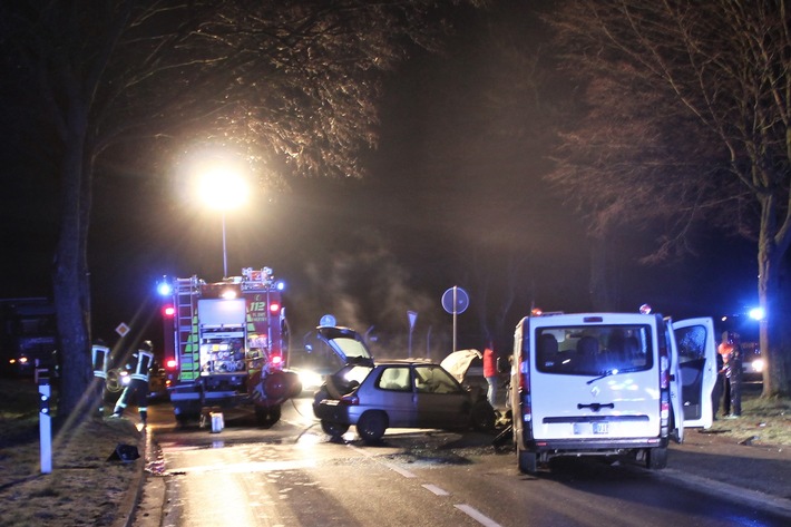 POL-VIE: Schwalmtal-Naphausen: Glatteisunfall - zwei Menschen werden schwer verletzt