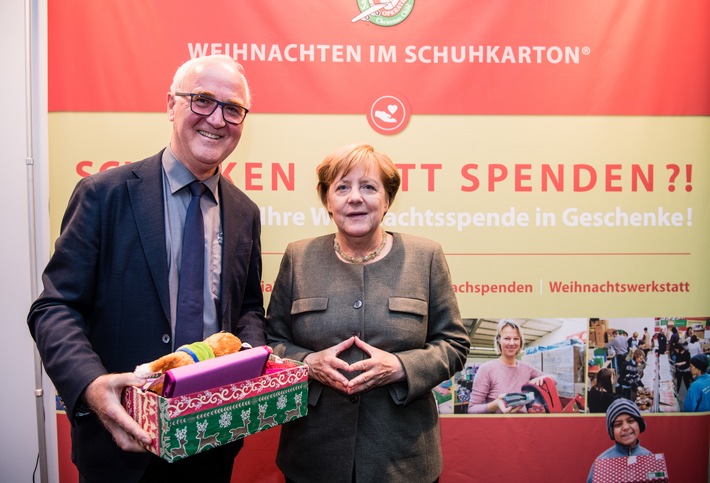 Merkel bei "Weihnachten im Schuhkarton" / Geschenke der Hoffnung auf dem Bundesmittelstandstag in Nürnberg (FOTO)