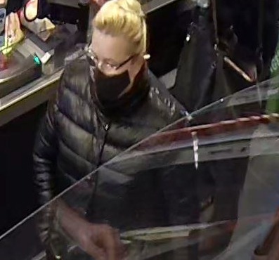 POL-PPTR: Polizei sucht mit Fotos nach mutmaßlicher Betrügerin