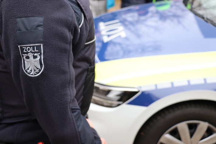 HZA-BI: Bielefelder Zoll prüft Taxi- und Mietwagengewerbe/Mindestlohnverstöße aufgedeckt