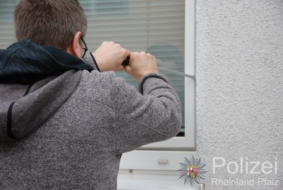 POL-PPTR: Geschäftseinbrüche im Stadtgebiet