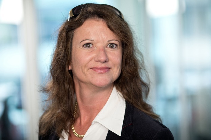 Anja Stein (51), bisher stellvertretende Redaktionsleiterin Audio und Video, übernimmt zum 1. September die neu geschaffene Position Key Account Managerin Governance bei der Deutschen Presse-Agentur. Weiterer Text über ots und www.presseportal.de/nr/8218 / Die Verwendung dieses Bildes ist für redaktionelle Zwecke honorarfrei. Veröffentlichung bitte unter Quellenangabe: "obs/dpa Deutsche Presse-Agentur GmbH/Michael Kappeler/dpa"
