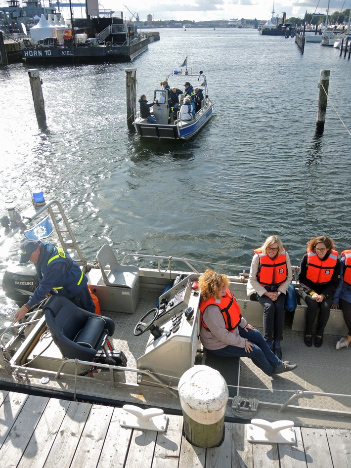 THW-HH MV SH: Fließender Übergang vom Aufbau zum Bürgerfest.