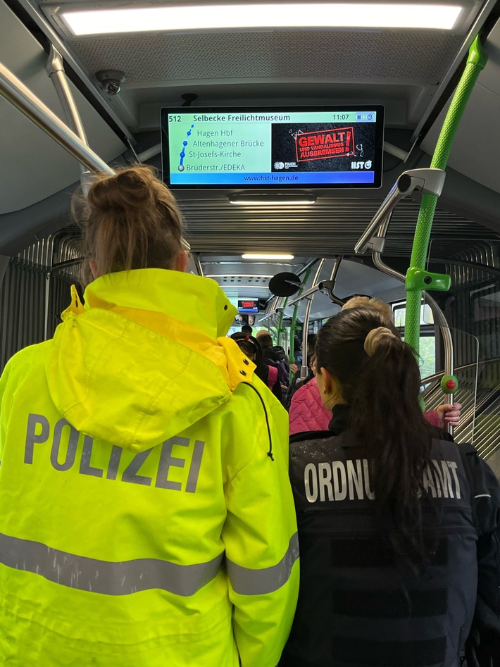 POL-HA: Gemeinsame Kontrollen der Polizei und der Stadt in den Bereichen Altenhagen und Wehringhausen - Busse begleitet und Stadtteile zu Fuß bestreift