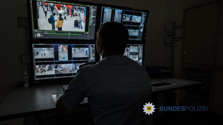 Bundespolizeidirektion München: Faustschläge am Bahnsteig / Körperverletzung über Kamerasystem entdeckt