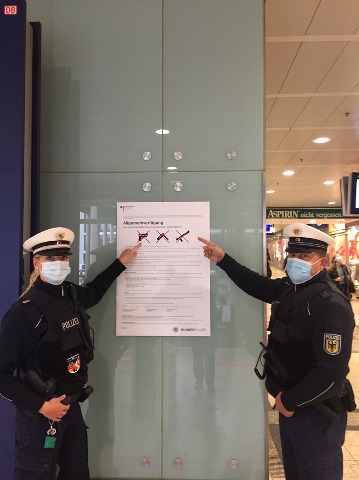 BPOL NRW: Waffenverbotszone an den Bahnhöfen Köln Hbf, Siegburg/Bonn und Siegen, Bundespolizei erlässt Allgemeinverfügung für das kommende Wochenende