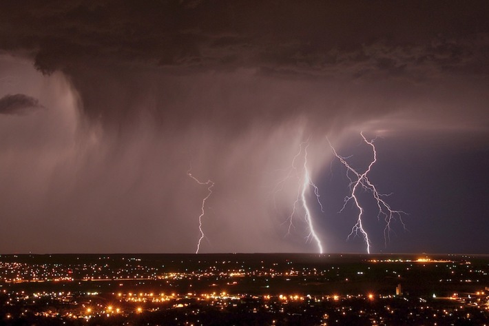 "Gefährliche Natur": ZDFinfo-Dreiteiler über extremes Wetter