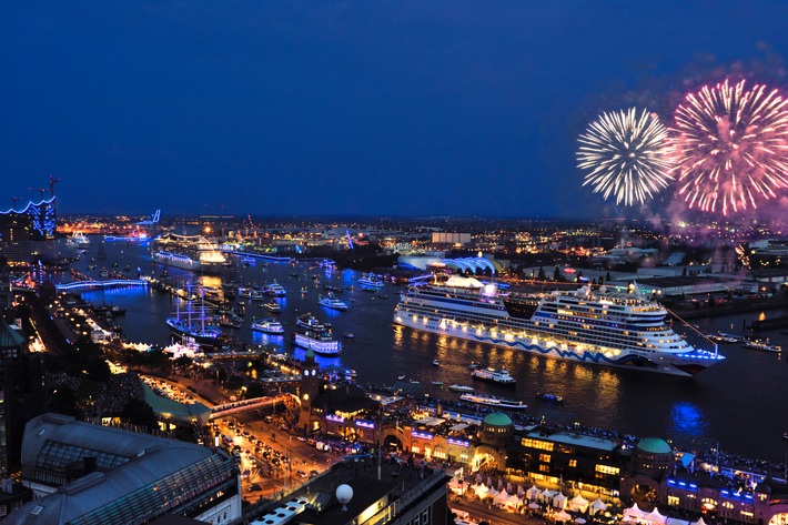 Zweiter Tag der Hamburg Cruise Days 2014: Sonnenschein, Begeisterung, Besucherrekord (FOTO)