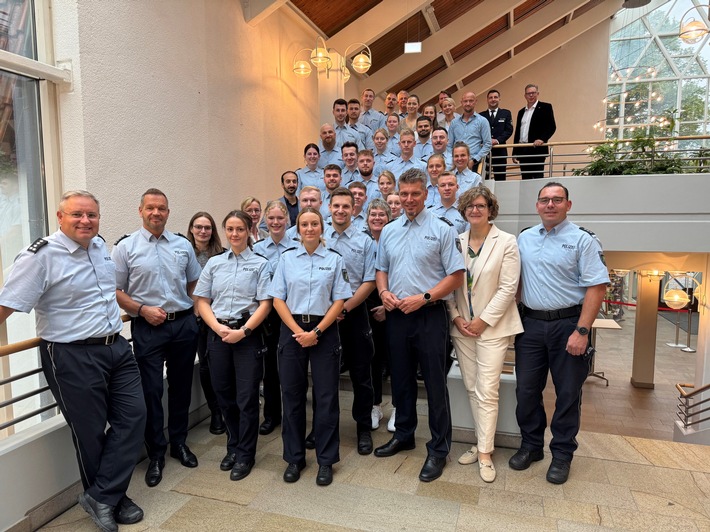 POL-SO: 28 neue Polizistinnen und Polizisten für die Kreispolizeibehörde Soest