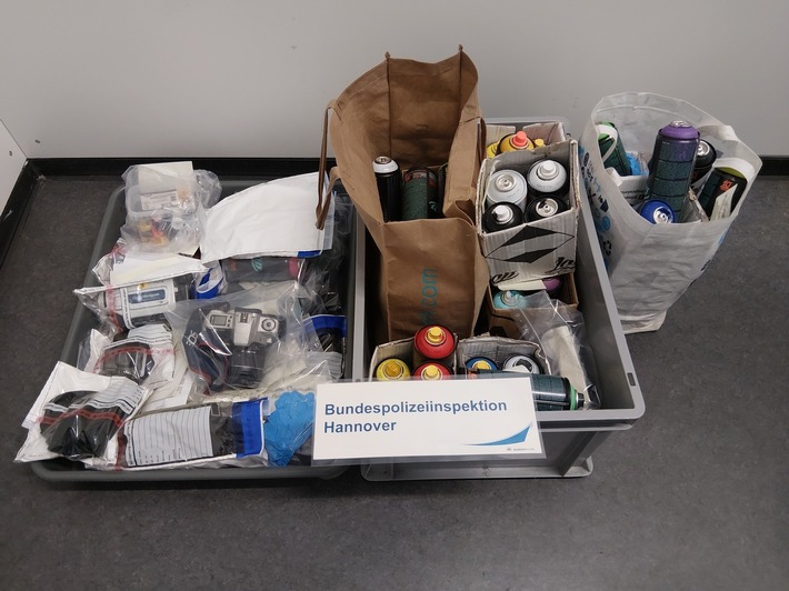 BPOL-H: Bundespolizei Hannover schnappt erneut vier Tatverdächtige bei nächtlicher Graffiti-Aktion - erfolgreicher Aufklärungseinsatz
