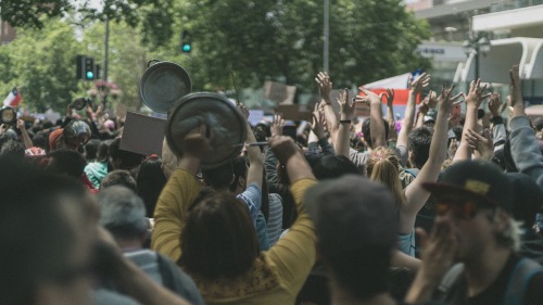 Rückfall in die Zeiten des Diktators Pinochet: Minderheiten und Demokraten in Chile kämpfen um Freiheit und Gerechtigkeit