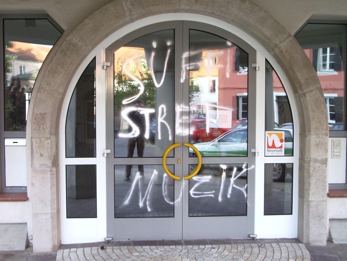 POL-MFR: (1994)  Graffiti-Sprayer schnell ermittelt