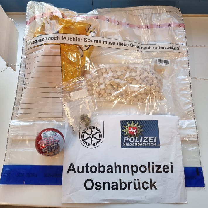 POL-OS: Osnabrück / A30: Drogen aus dem Fenster geworfen - aufmerksamer Zeuge half