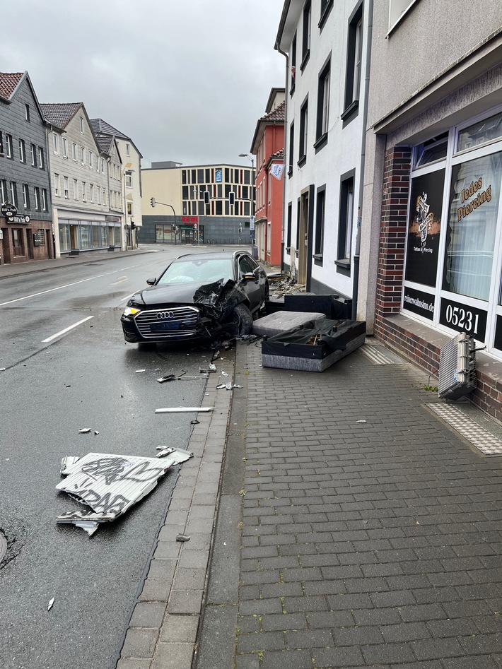 POL-LIP: Detmold - Betrunken verunfallt