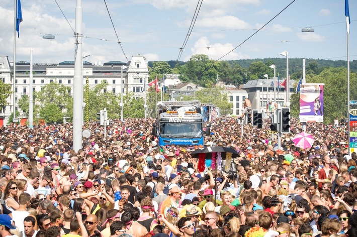 Sucht Schweiz / Street Parade: Hände weg vom Drogen-Mix