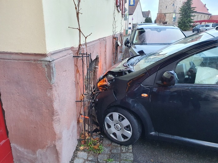 POL-PDNW: Verkehrsunfall mit hohem Sachschaden