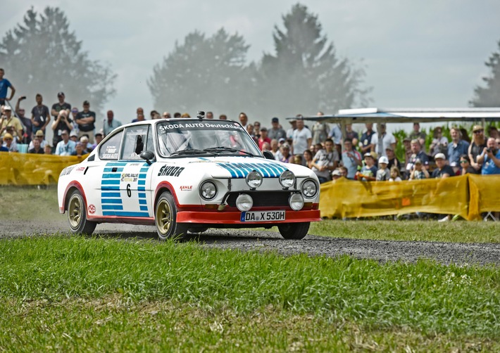 Matthias Kahle im Publikumsliebling SKODA 130 RS bei der Rallye Deutschland (FOTO)