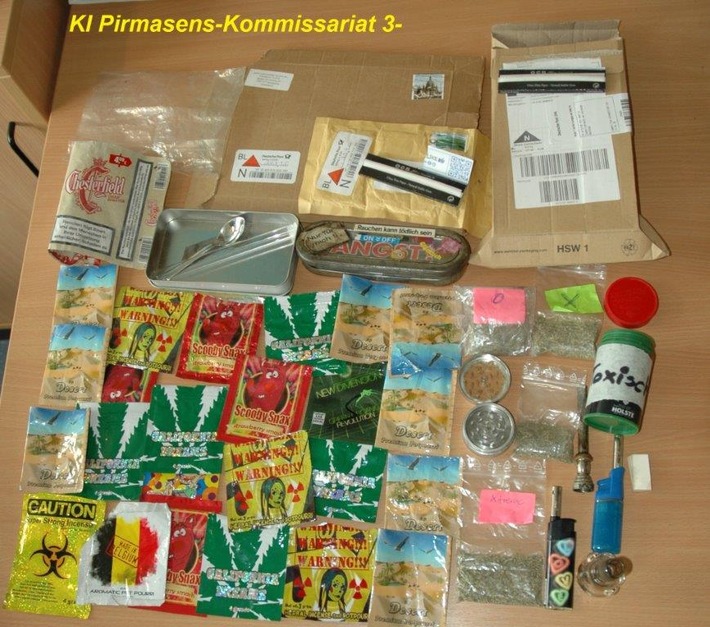 POL-PDPS: Pirmasenser Drogenfahnder stellen Kräutermischungen sicher