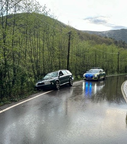 POL-PDLD: Flucht nach Verkehrsunfall