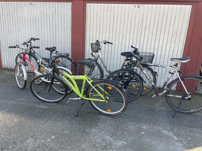 POL-SE: Elmshorn - Polizei sucht Eigentümer von gestohlenen Fahrrädern