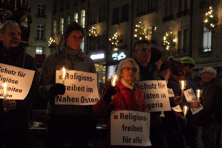 Une veillée silencieuse CSI en faveur des victimes de persécution religieuse dans quinze villes suisses et à Strasbourg