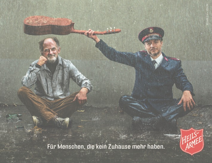 Die Heilsarmee ist für Menschen da, die im Regen stehen