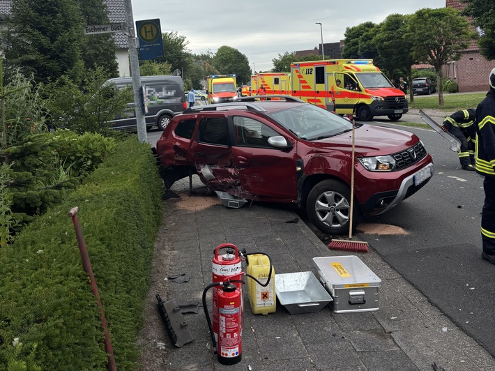FW-AUR: Hilfeleistung nach Verkehrsunfall