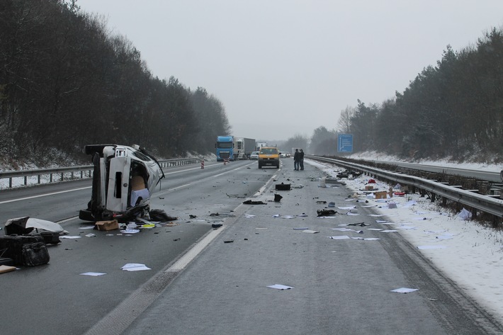 POL-VDKO: Verkehrsunfall auf der A61 mit schwerverletzter Person