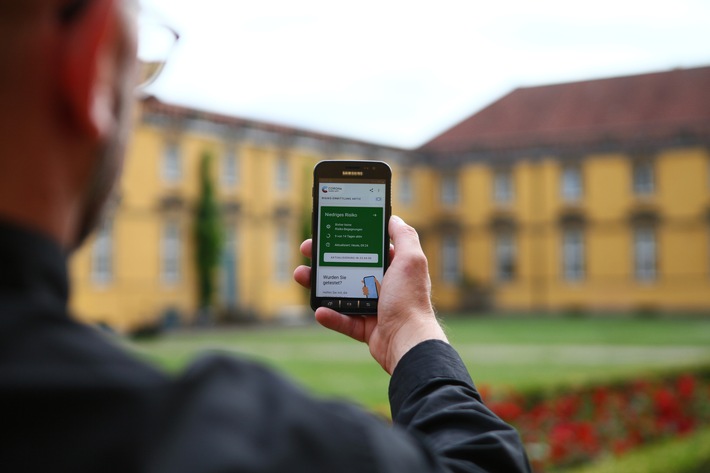Die Akzeptanz der Corona-Warn-App - Teilnehmerinnen und Teilnehmer für Studie der Universität Osnabrück gesucht