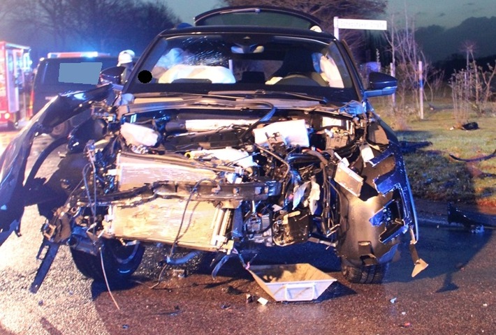 POL-MI: Zwei Autofahrer erleiden leichte Verletzungen