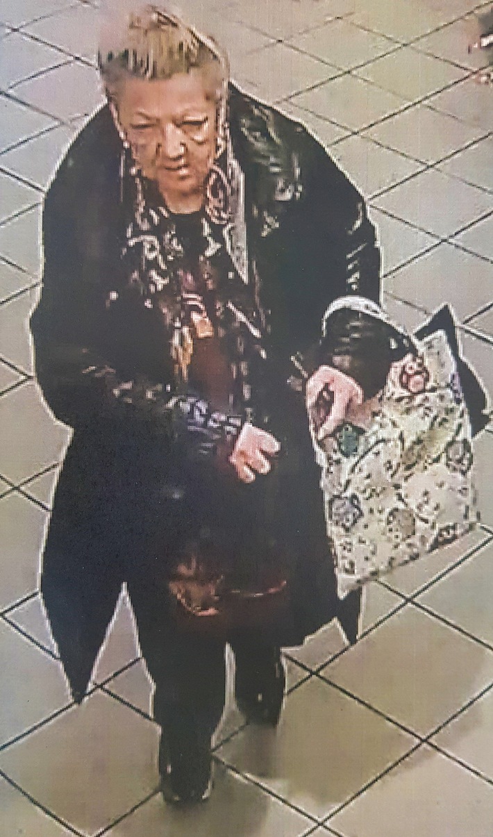 POL-BO: Geldbörse gestohlen: Wer kennt diese Frau?