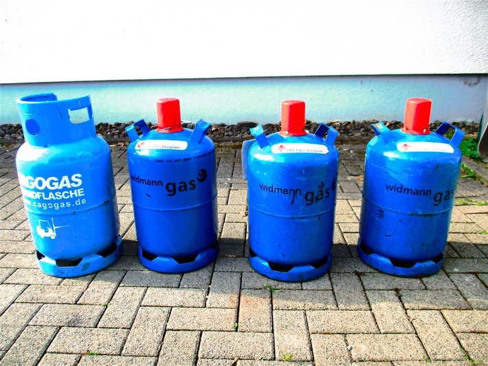 POL-SI: Vier Gasflaschen sichergestellt - Polizei sucht Besitzer - #polsiwi