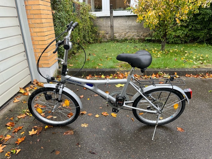 POL-LIP: Lemgo. Klappfahrrad auf Friedhof gefunden - Polizei sucht Eigentümer.