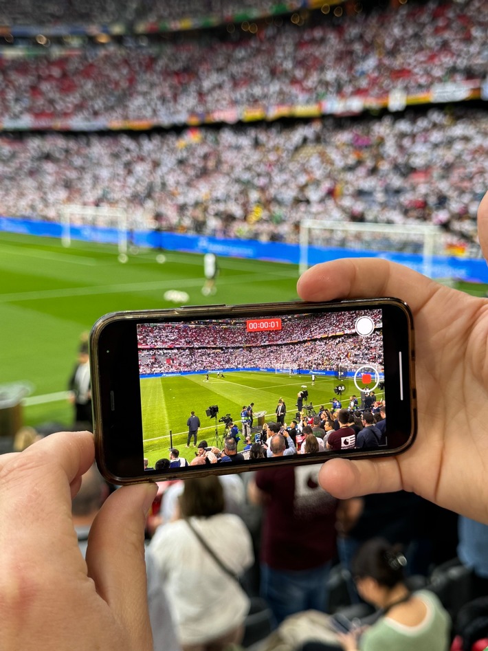 Medieniformation: Neuer Datenrekord im Mobilfunknetz der Telekom beim zweiten Deutschland-Spiel der Fußball-EM