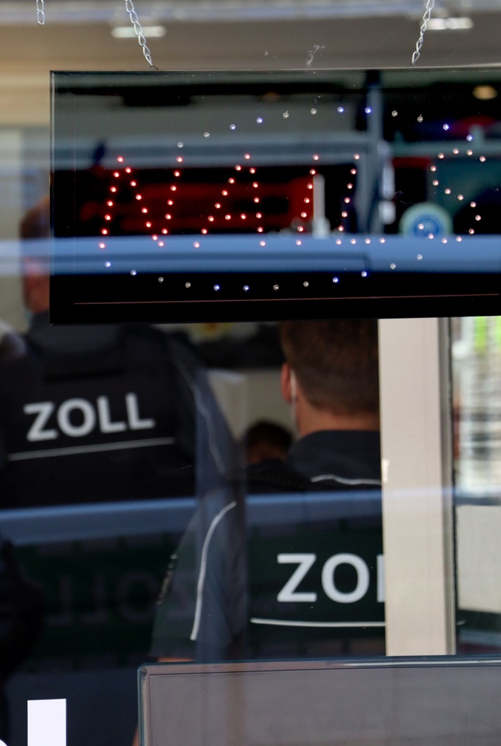 HZA-MS: Nageldesigner arbeitete unter falscher Identität / Zoll deckt erneut illegalen Aufenthalt im Kreis Borken auf
