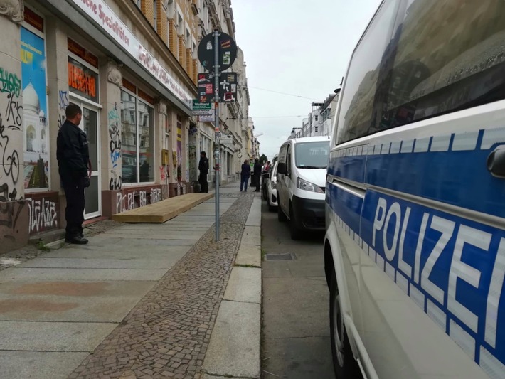 BPOLP Potsdam: Internationale Ermittlungen wegen des Verdachts der Vermittlung von Scheinehen. Durchsuchungen der Bundespolizei in acht Bundesländern sowie in Dänemark.