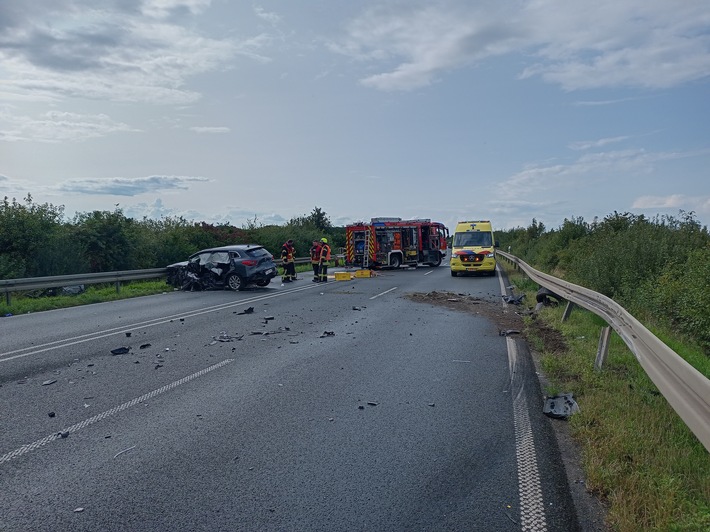 FW Gangelt: Schwerer Verkehrsunfall auf der B56n