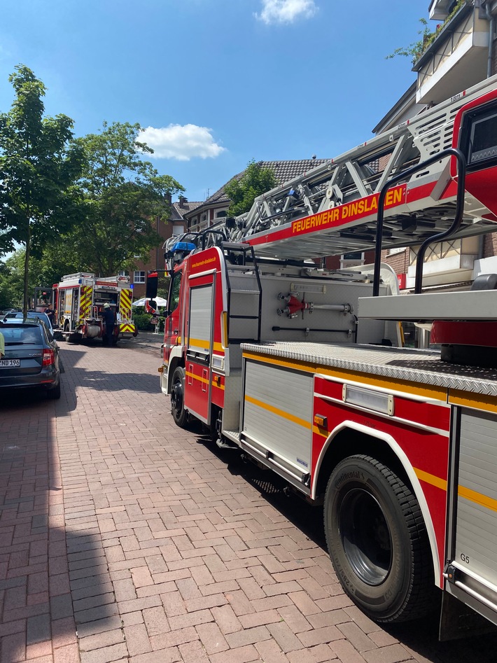 FW Dinslaken: Zwei Brandeinsätze für die Feuerwehr am späten Mittag